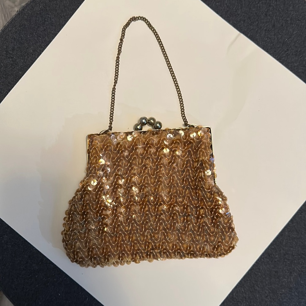 Vintage 1960’s gold sequin kiss lock bag
